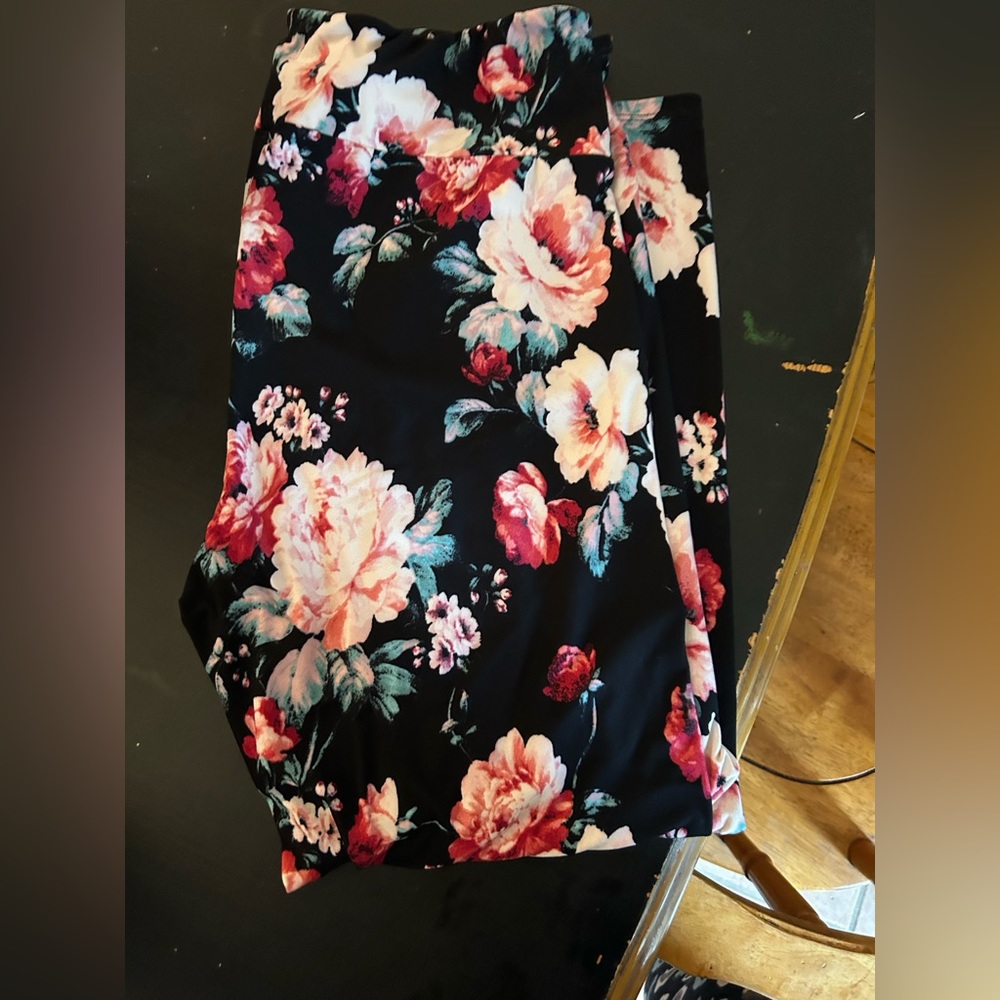 Lularoe floral leggings tc2
